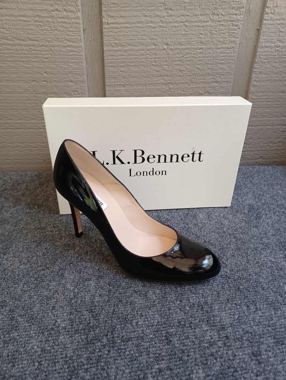 LK Bennett Round Toe Patent Leather Heeled Shoe Size 38.5 US 8.5 Office Black